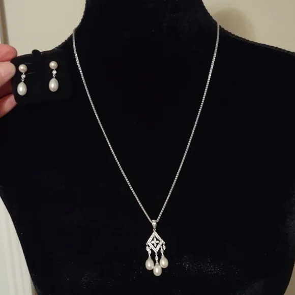 14kt white gold necklace with diamond and pearl drop pendant and earring… - Picture 11 of 14